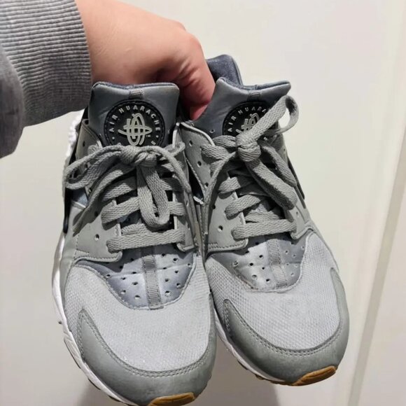 Nike Air Huarache “Cool Grey / Black / Gum - Picture 2 of 7